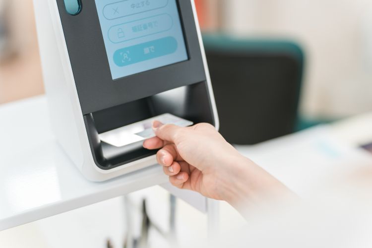 マイナ保険証受付のイメージ写真